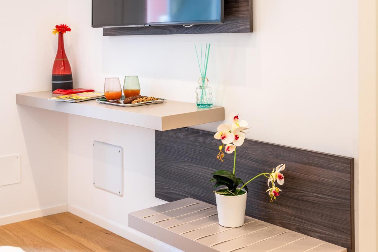 Central & Elegant Room Near The Station Bari Exterior foto